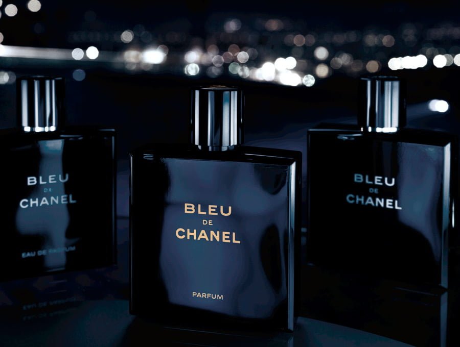 Los tres frascos de perfumes bleu de chanel que se pueden comprar.