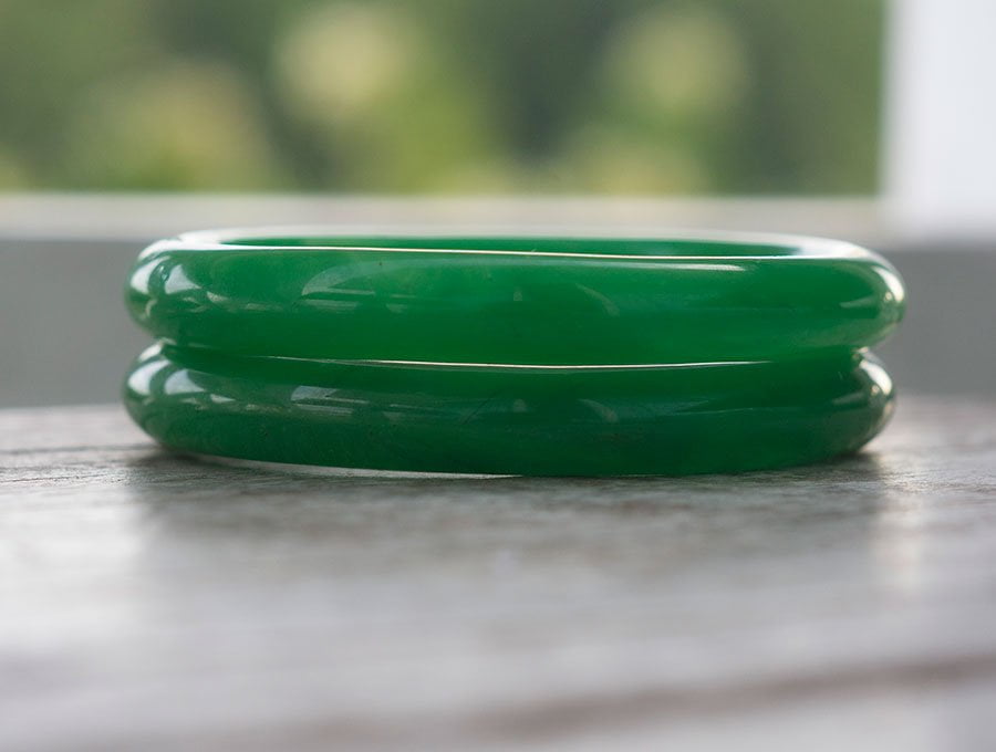 4 razones por las que llevar un brazalete de jade en la mano izquierda